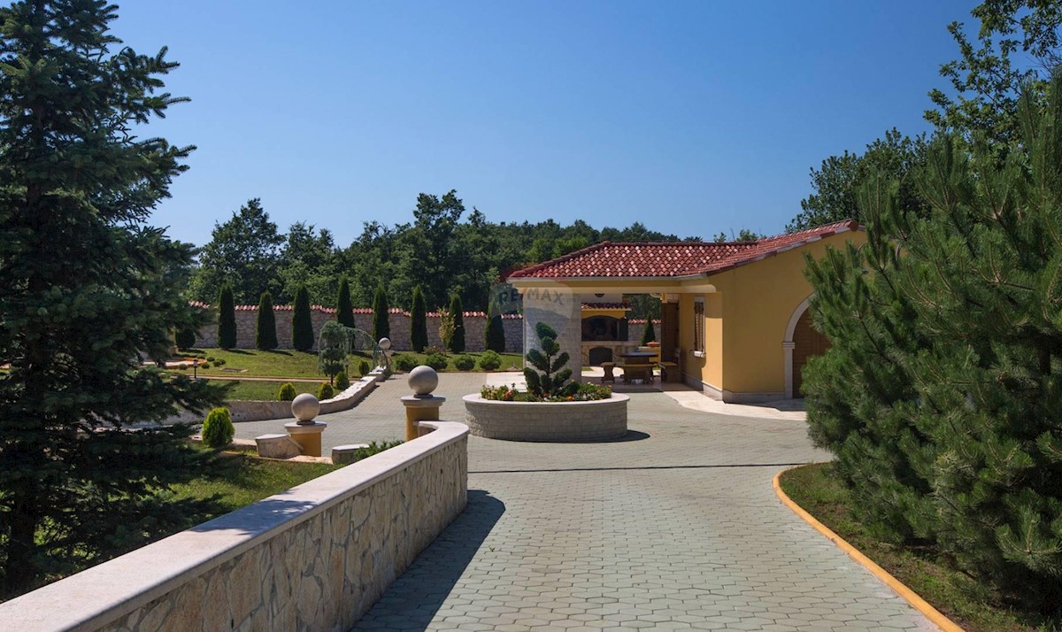 Kuća Na prodaju - ISTARSKA  PAZIN 