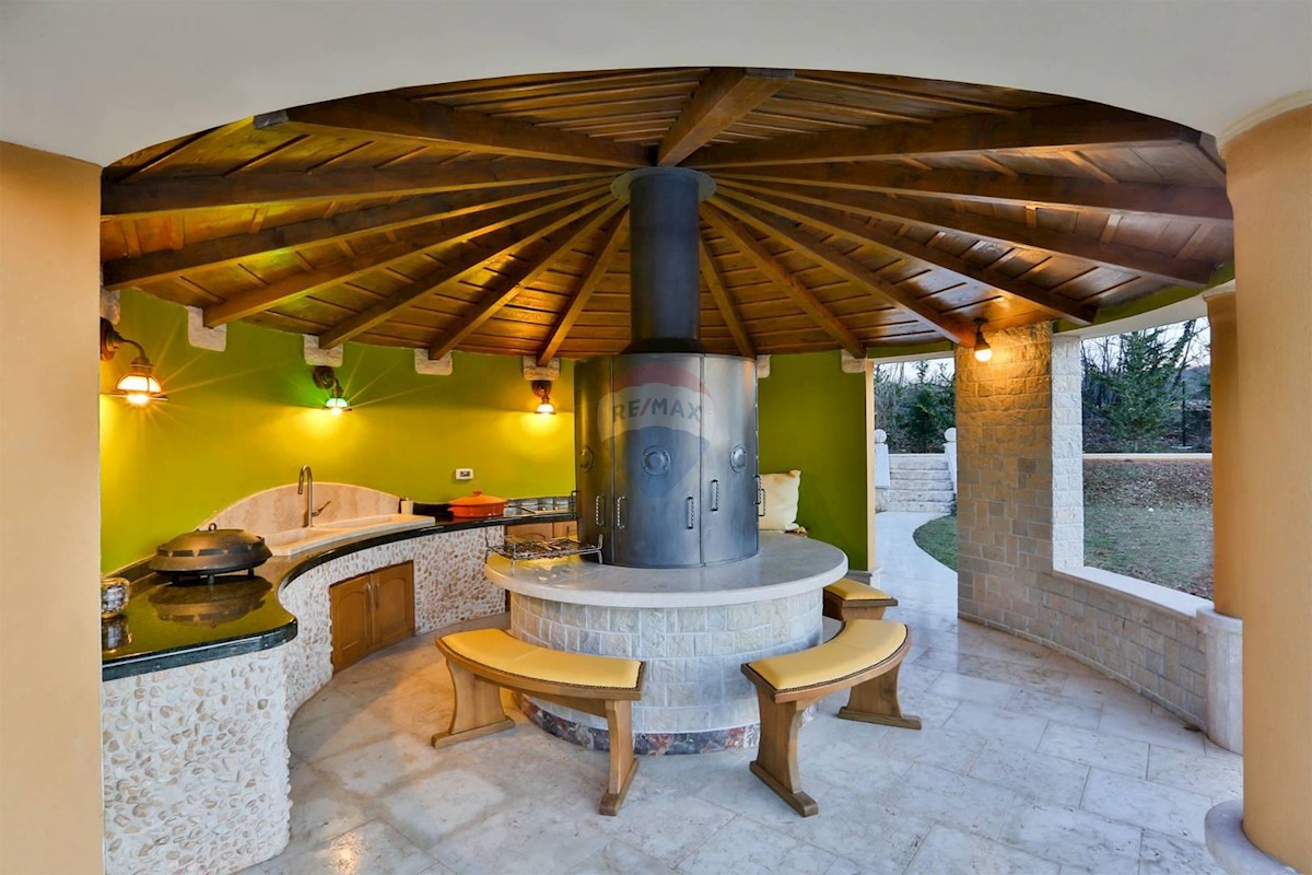 Kuća Na prodaju - ISTARSKA  PAZIN 