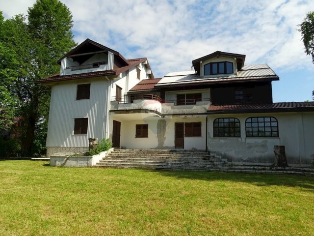 House for sale 520 m² – Fužine