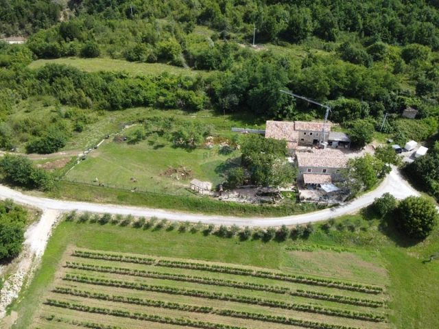 Haus zu verkaufen 400 m² – Gradinje