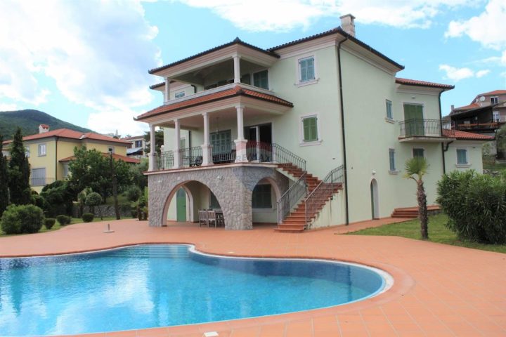 House for sale 350 m² – Pobri