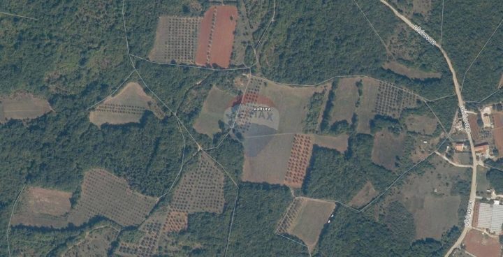 Zemljište na prodaju 10080 m² – Valtura