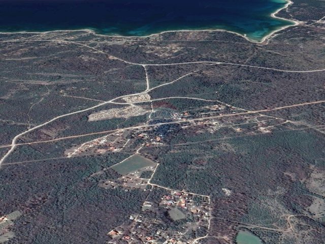 Land for sale 647 m² – Peroj