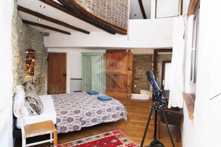 Hiša na predaj 260 m² – Oprtalj