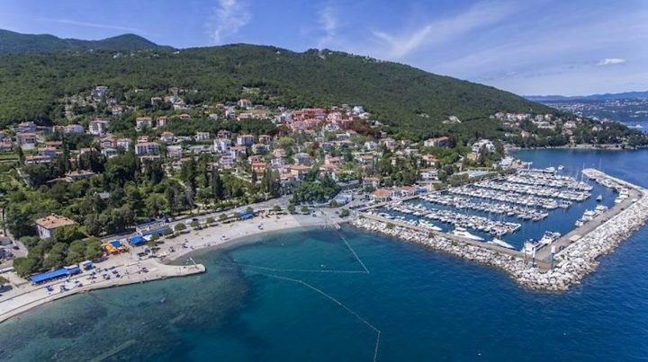 Pozemek na prodej 1000 m² – Ičići