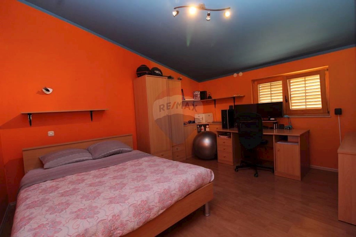 Haus Zu verkaufen - ISTARSKA  MARČANA 