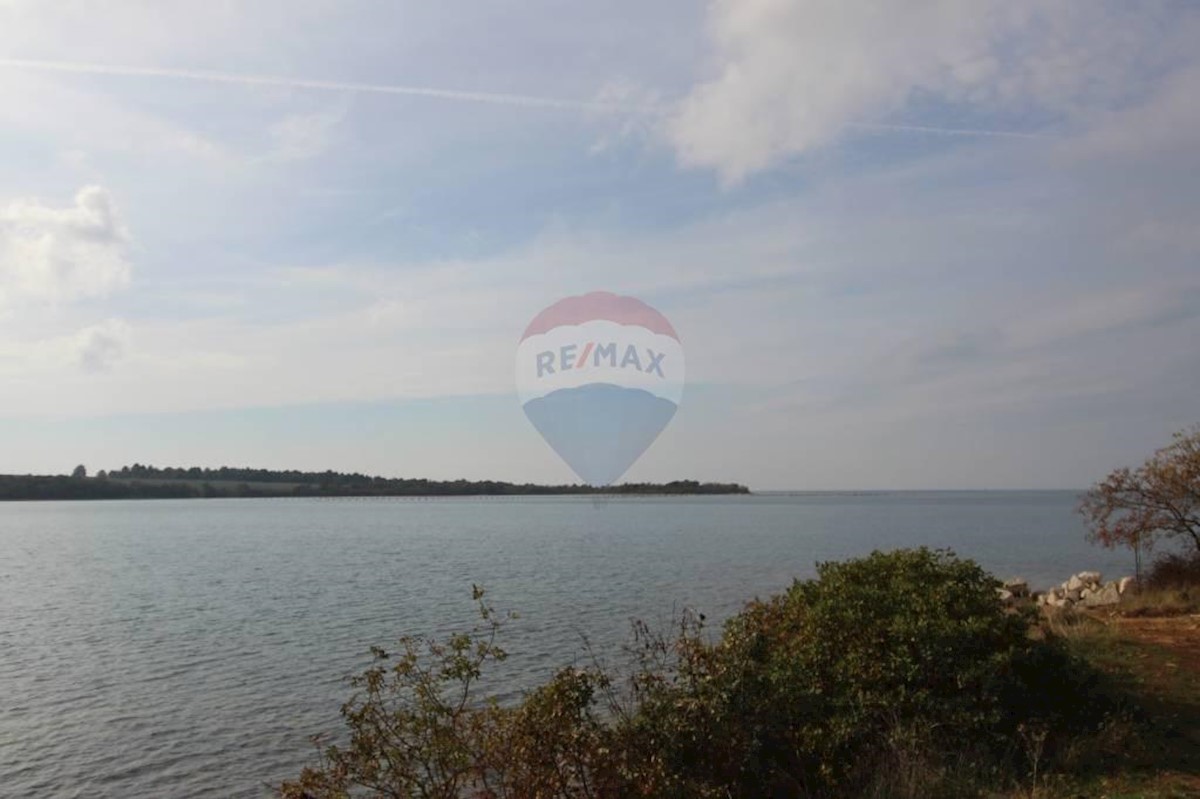 Land For sale - ISTARSKA  TAR-VABRIGA 