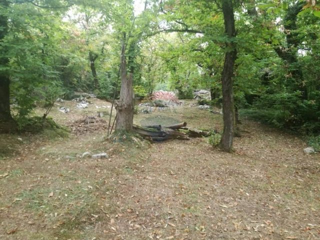 Land for sale 1885 m² – Oprič