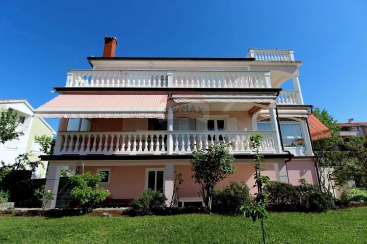 Stan na prodaju 390 m² – Malinska