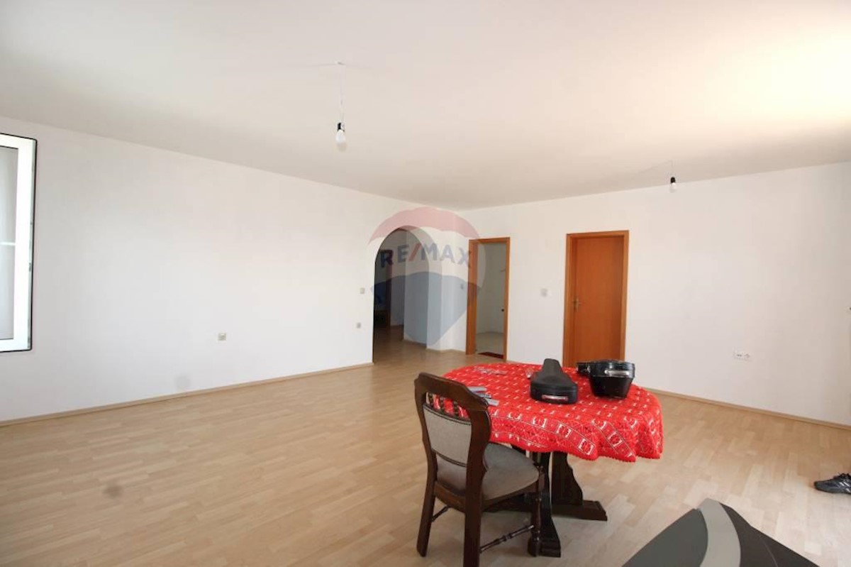 Apartma Na predaj - PRIMORSKO-GORANSKA  KRK 