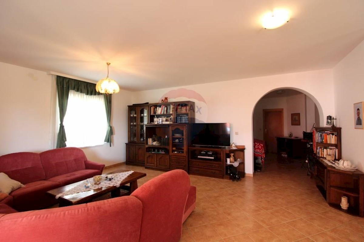 Apartma Na predaj - PRIMORSKO-GORANSKA  KRK 