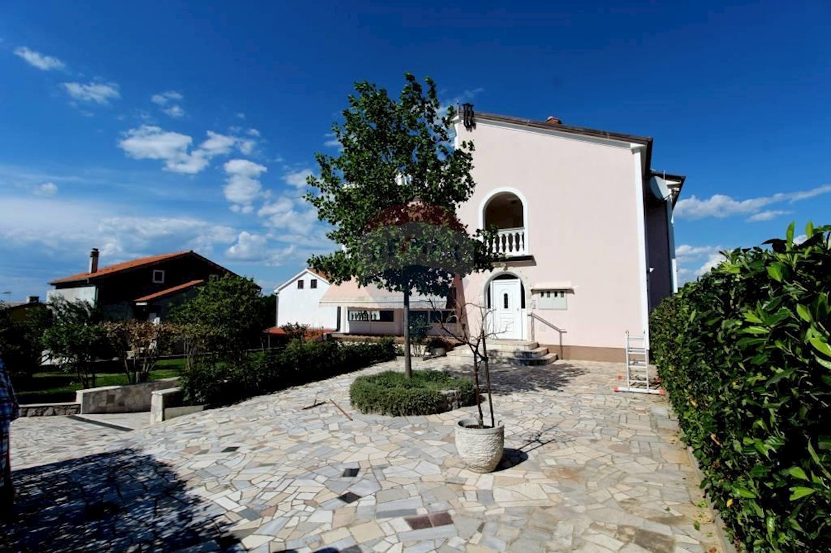Apartma Na predaj - PRIMORSKO-GORANSKA  KRK 