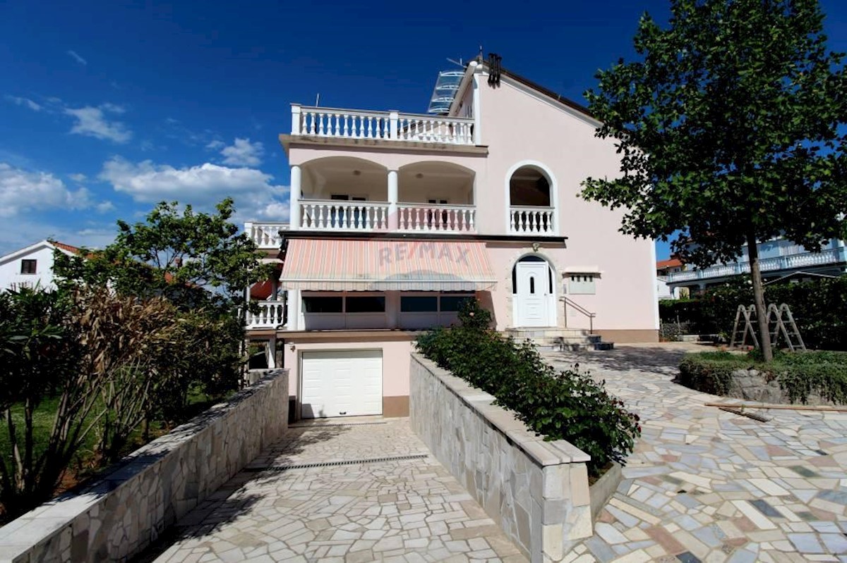 Apartma Na predaj - PRIMORSKO-GORANSKA  KRK 