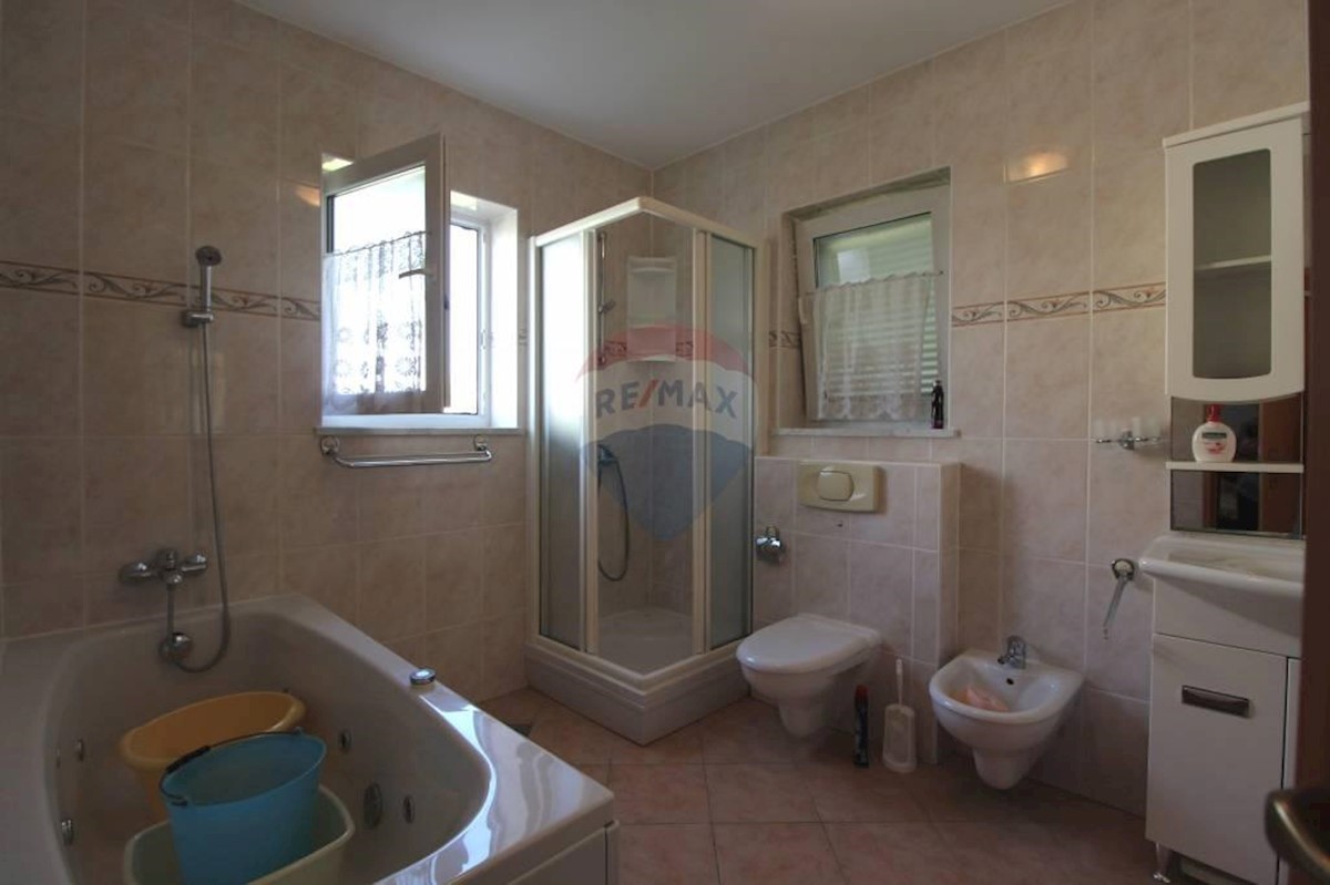 Apartma Na predaj - PRIMORSKO-GORANSKA  KRK 