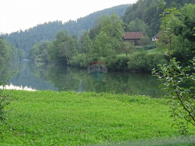 Parcela na predaj 2151 m² – Doluš