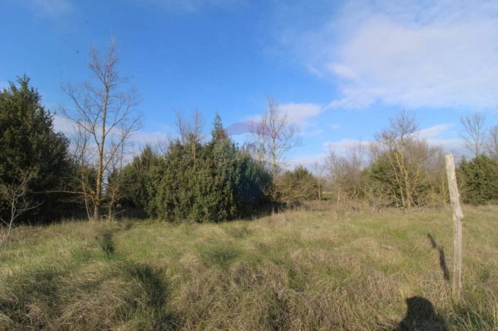 Działka na sprzedaż 3985 m² – Sošići