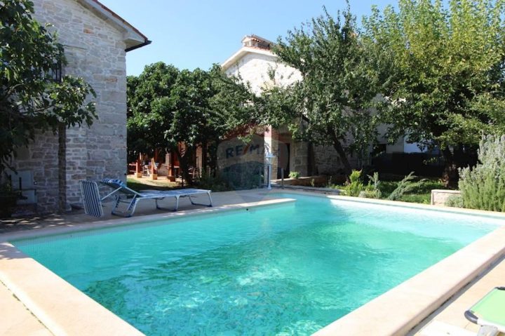 Casa in vendita 300 m² – Peruški