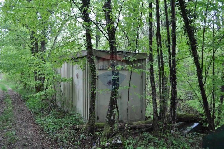 Parcela za najem 900 m² – Permani