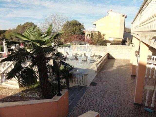 House for sale 578 m² – Medulin