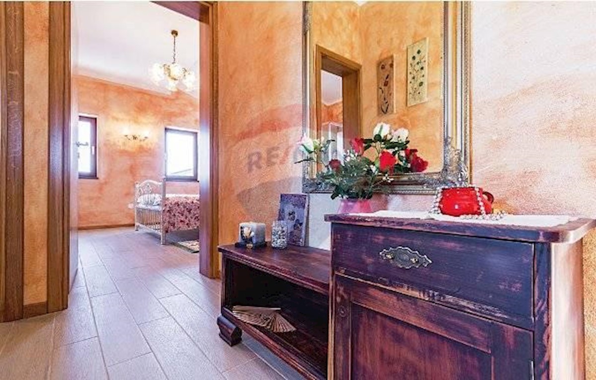 Haus Zu verkaufen - Istarska Svetvinčenat - foto 4/8