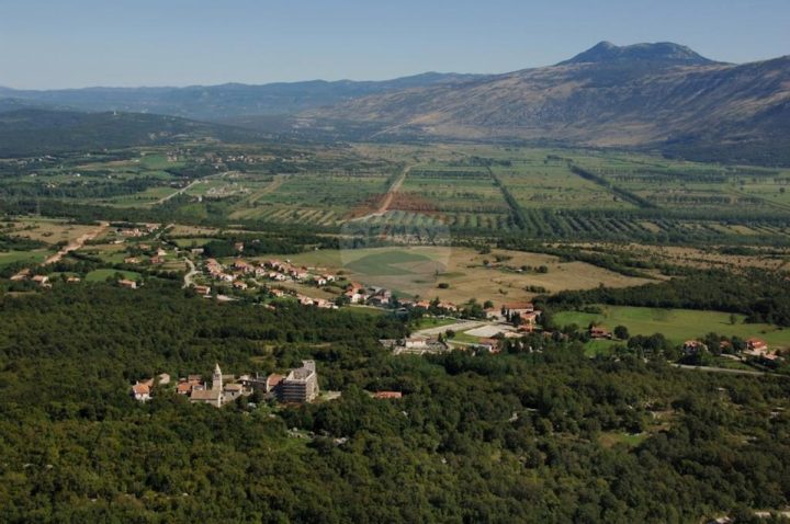 Dom na predaj 316 m² – Pićan