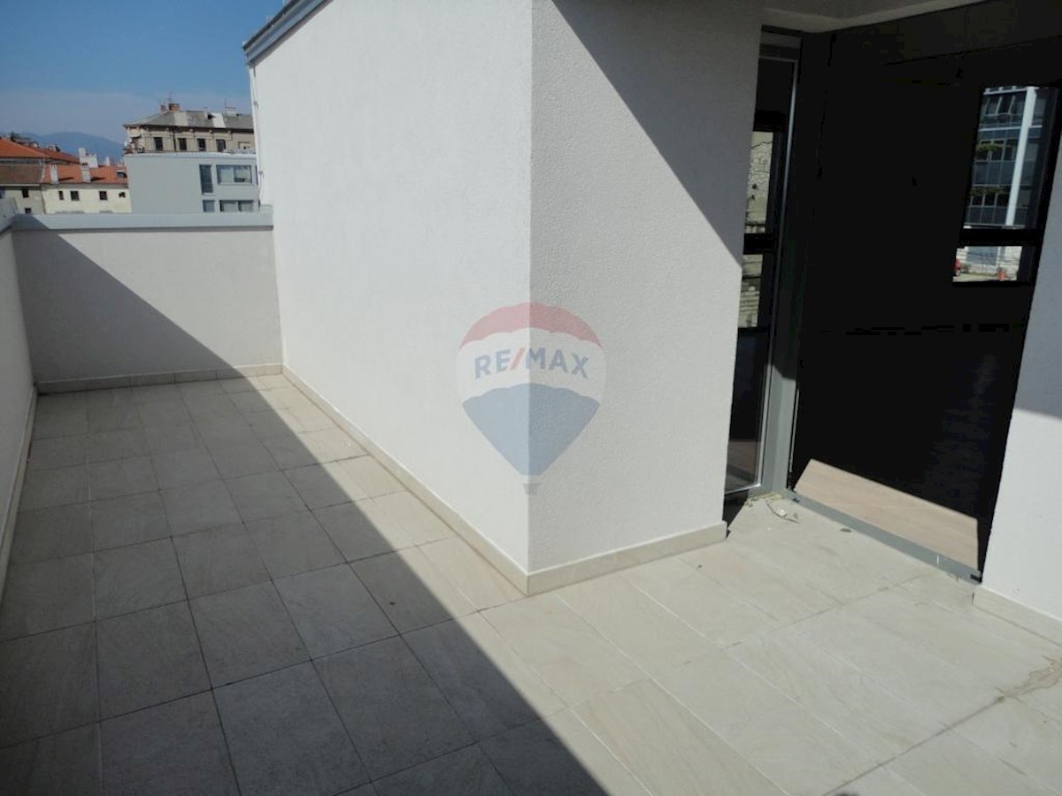 Commerciale In vendita - PRIMORSKO-GORANSKA  RIJEKA 