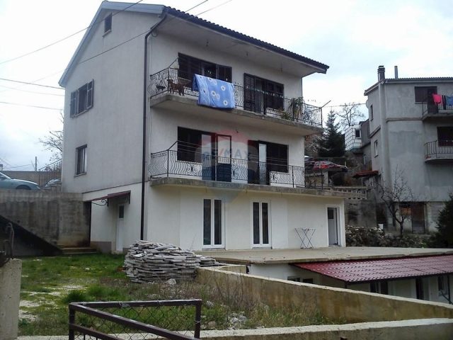 House for sale 285 m² – Trinajstići
