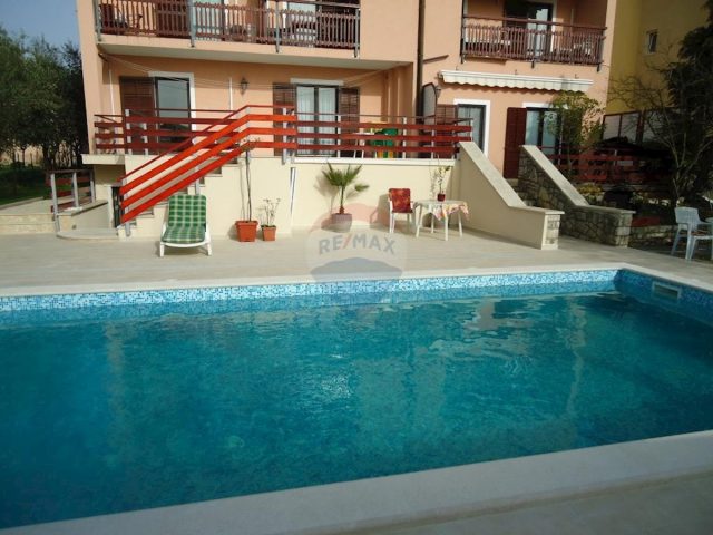 House for sale 650 m² – Peroj