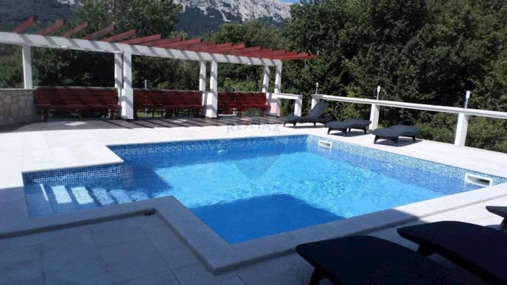 House for sale 320 m² – Baška