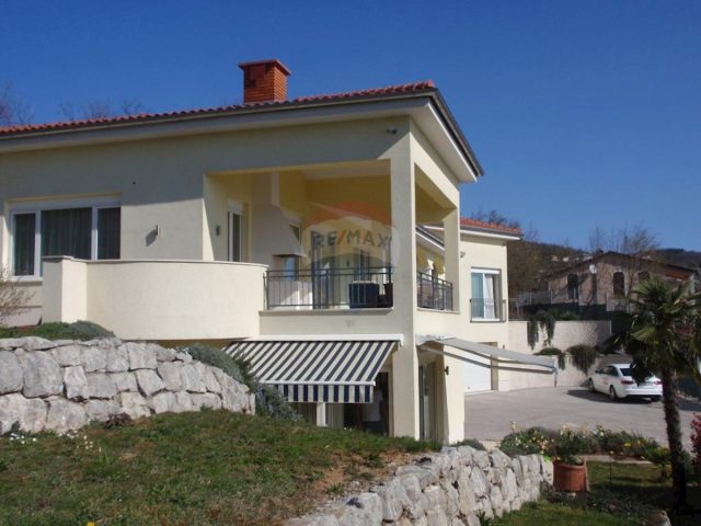 Casa in vendita 400 m² – Poljane
