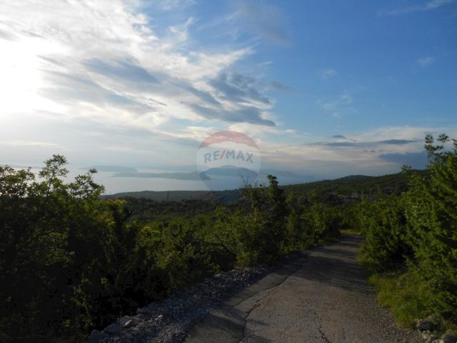 Land for sale 3140 m² – Starigrad
