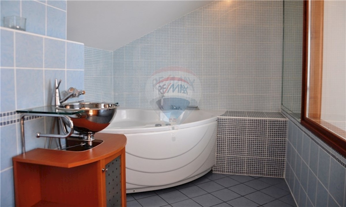 Apartma Za najem - PRIMORSKO-GORANSKA  OPATIJA 