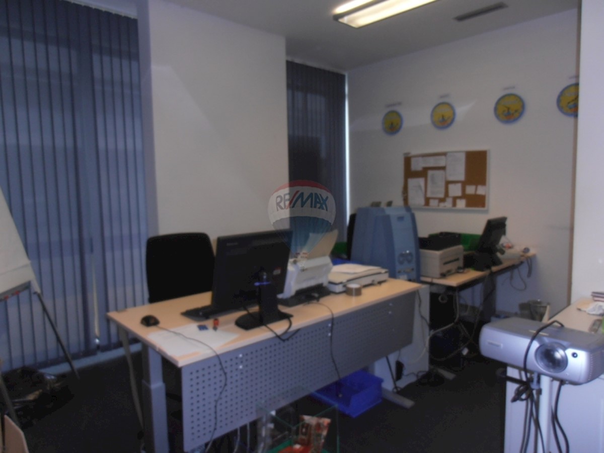 Business premises For rent - PRIMORSKO-GORANSKA  RIJEKA 