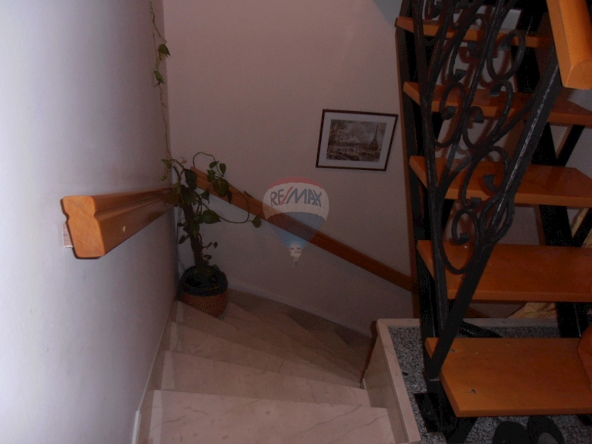 Business premises For rent - PRIMORSKO-GORANSKA  RIJEKA 