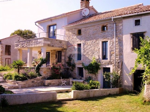 House for sale 220 m² – Roč