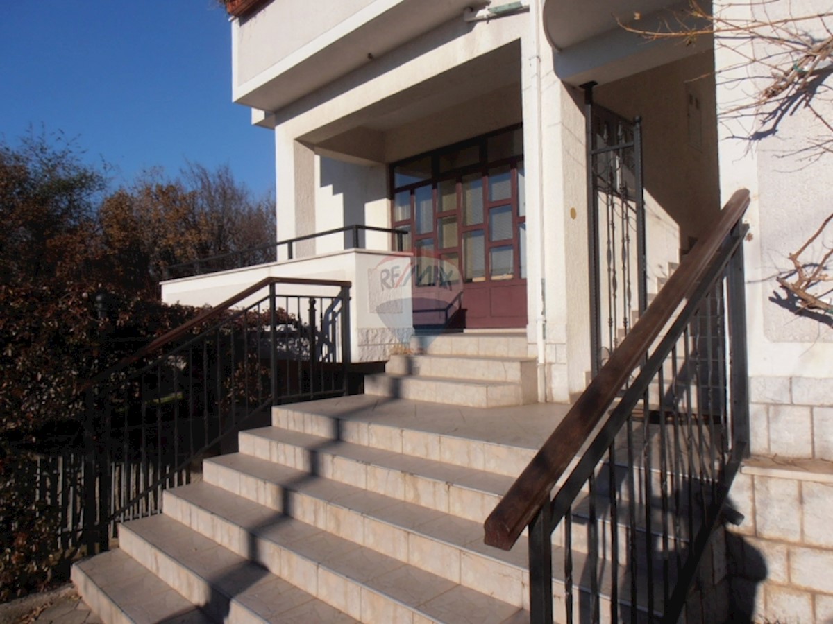 Business premises For rent VRH MARTINŠĆICE