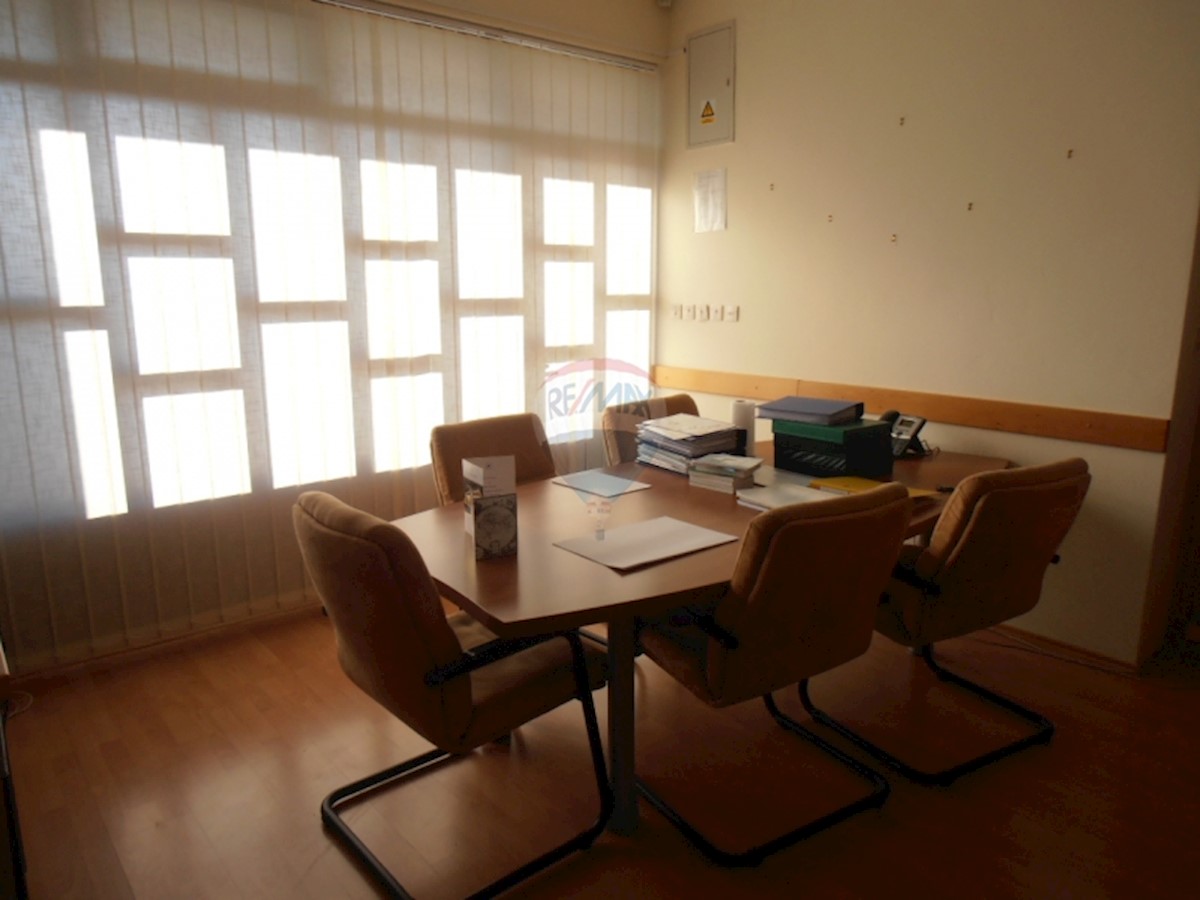 Business premises For rent - PRIMORSKO-GORANSKA  KOSTRENA 