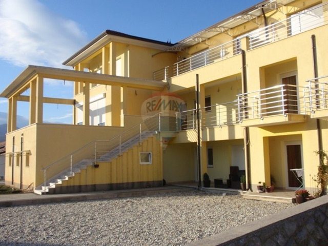 Hiša na predaj 650 m² – Kastav