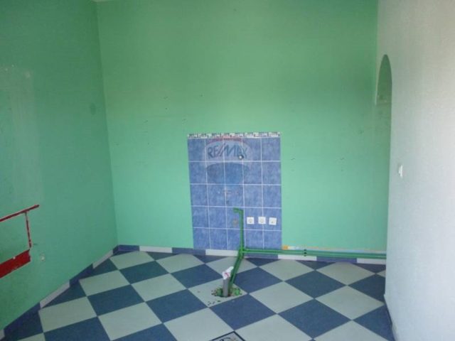 Komerční k pronájmu 16 m² – Sroki