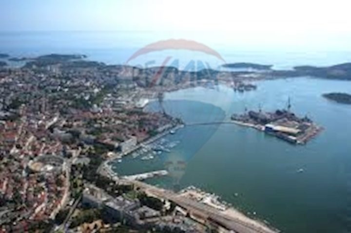 Commerciale in vendita 197 m² – Marčana