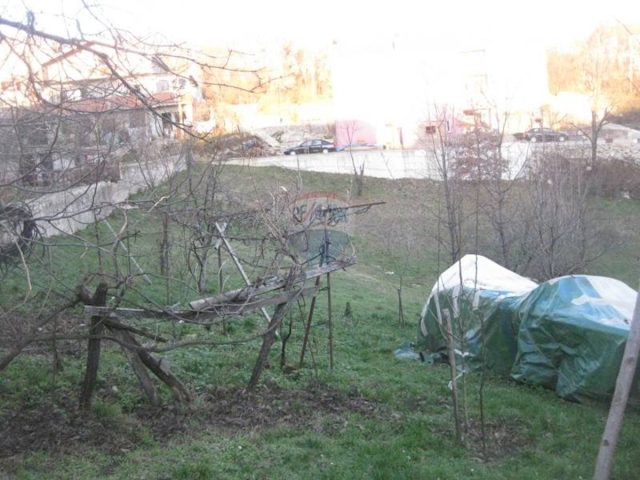 Parcela naprodaj 1600 m² – Marčelji