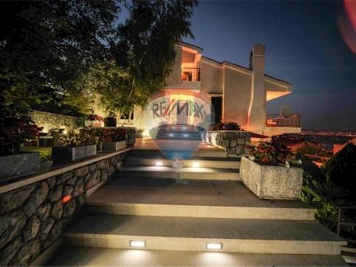 Hiša Na predaj - PRIMORSKO-GORANSKA  OPATIJA 
