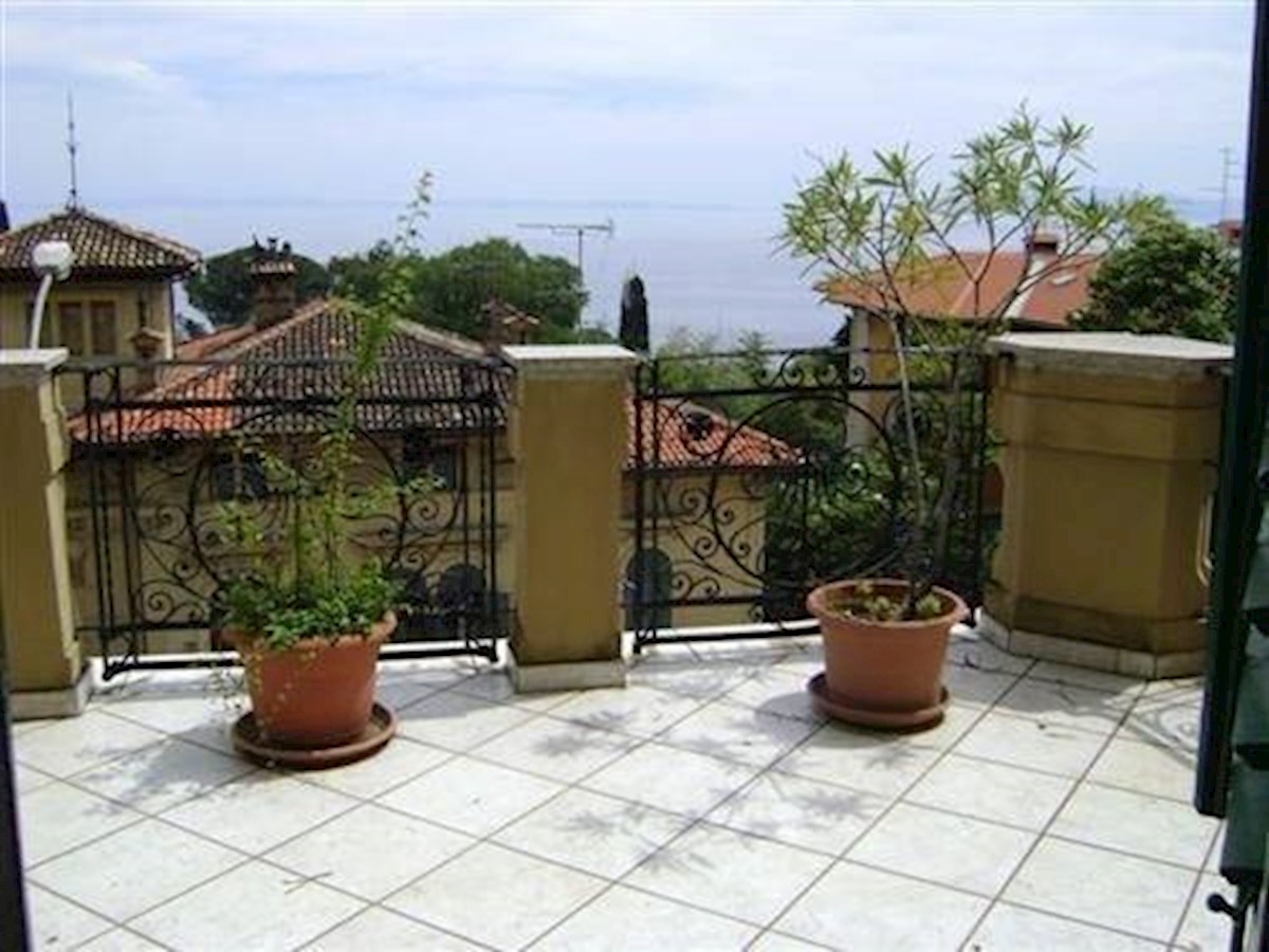 Flat For sale - PRIMORSKO-GORANSKA  OPATIJA 