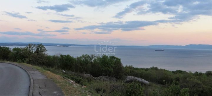 Pozemok na predaj 1438 m² – Paveki