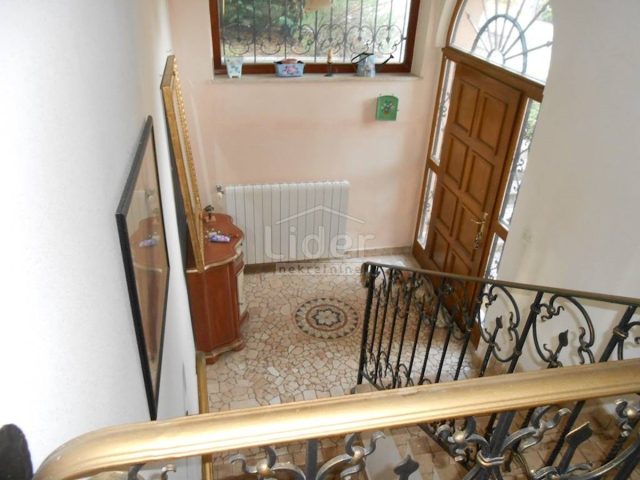Kuća na prodaju 250 m² – Veprinac