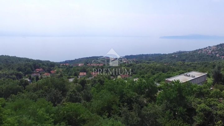 Maison à vendre 600 m² – Poljane