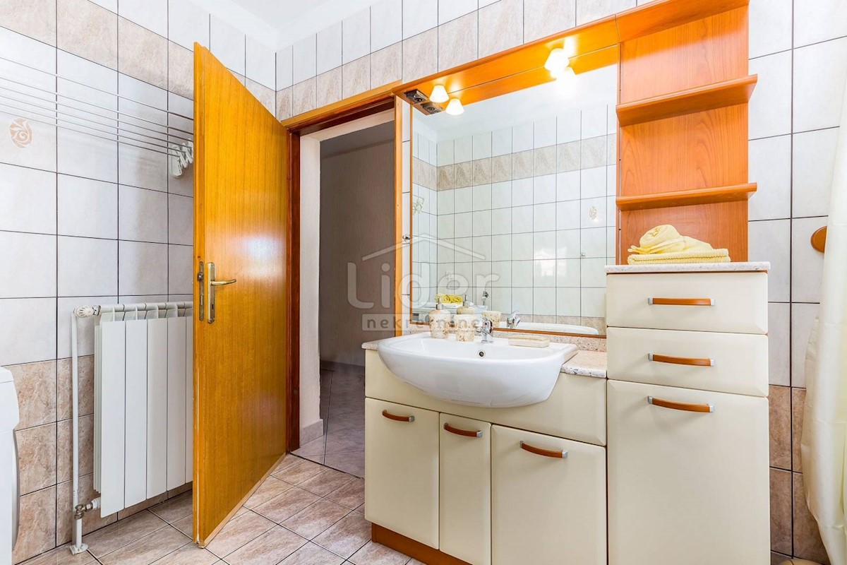 Casa In vendita - PRIMORSKO-GORANSKA  CRIKVENICA 
