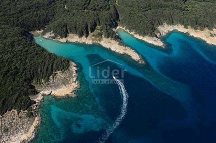 Land for sale 17200 m² – Kampor
