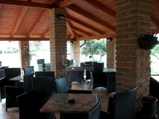 Komerčné na predaj 720 m² – Palit