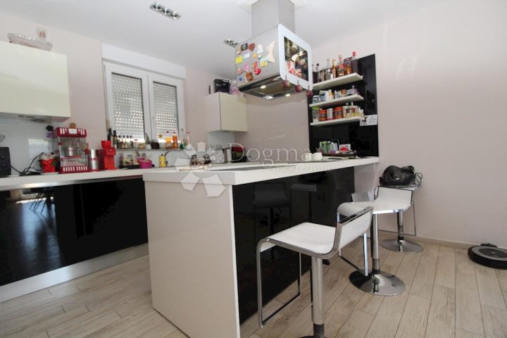 Flat for sale 102 m² – Škurinje